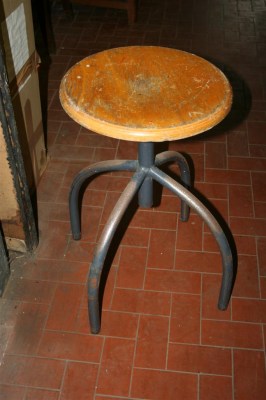 Sgabello industriale